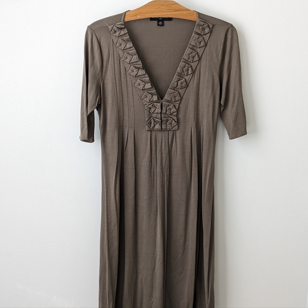 Banana Republic silk v-neck dress brown size XS